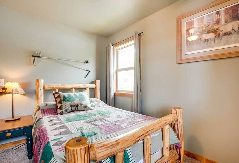 Pet Friendly Wisconsin Cabin On Lake W/ Fire Pit!