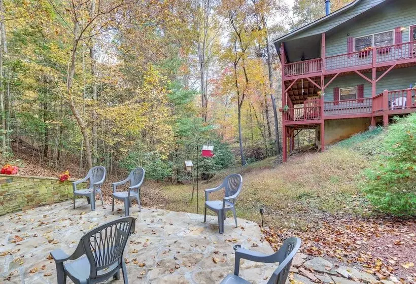 Quiet Murphy Hideaway W/ Decks & Outdoor Fireplace