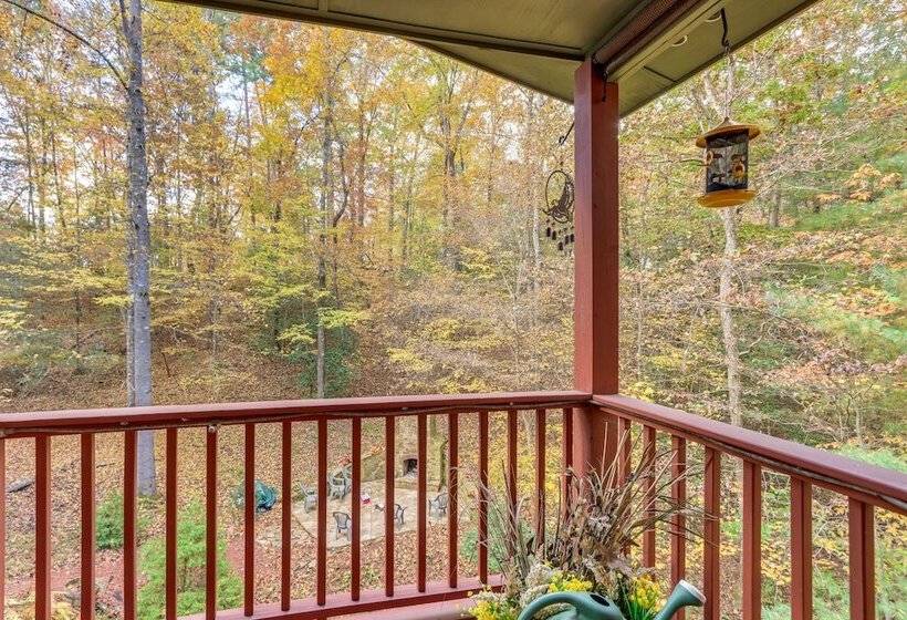 Quiet Murphy Hideaway W/ Decks & Outdoor Fireplace