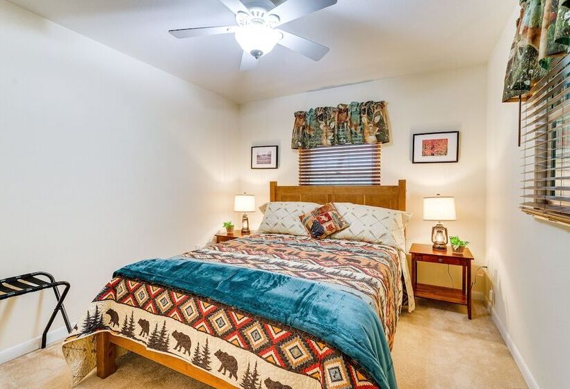 Quiet Murphy Hideaway W/ Decks & Outdoor Fireplace