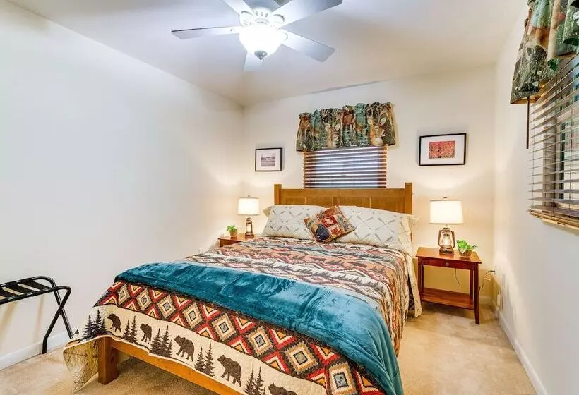 Quiet Murphy Hideaway W/ Decks & Outdoor Fireplace