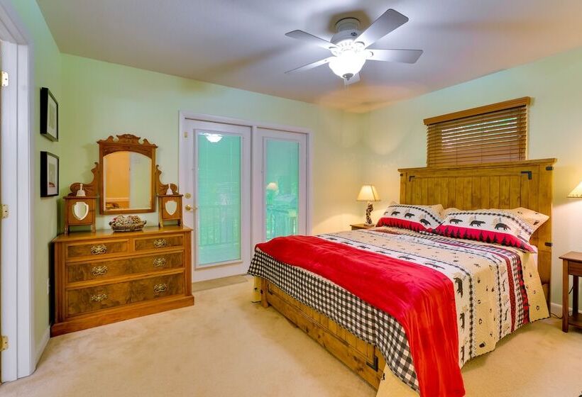 Quiet Murphy Hideaway W/ Decks & Outdoor Fireplace