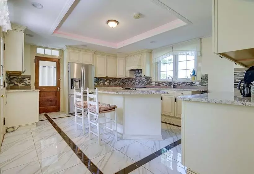 Ronks Vacation Rental: 2 Mi To Dutch Wonderland!