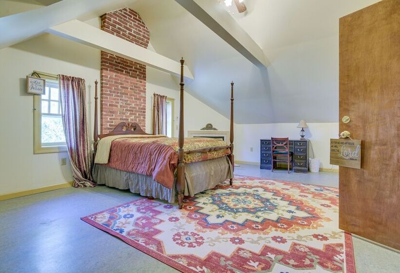 Ronks Vacation Rental: 2 Mi To Dutch Wonderland!