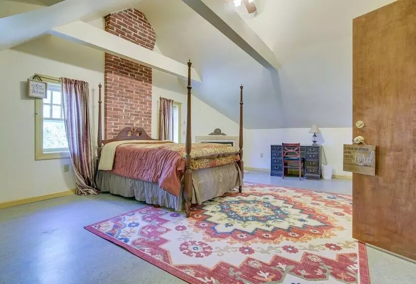 Ronks Vacation Rental: 2 Mi To Dutch Wonderland!