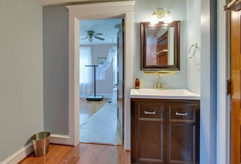 Ronks Vacation Rental: 2 Mi To Dutch Wonderland!