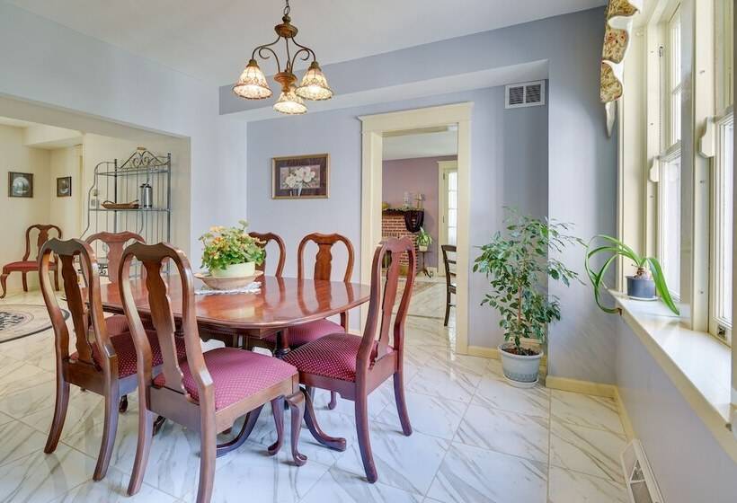 Ronks Vacation Rental: 2 Mi To Dutch Wonderland!