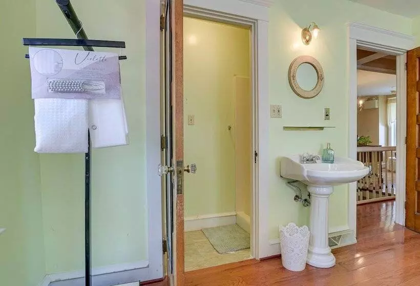 Ronks Vacation Rental: 2 Mi To Dutch Wonderland!