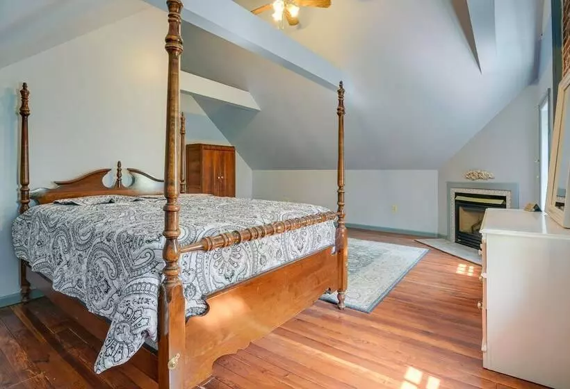 Ronks Vacation Rental: 2 Mi To Dutch Wonderland!