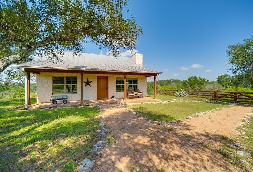 Rustic Elegant Cabin: Deck, Near Lake Travis!