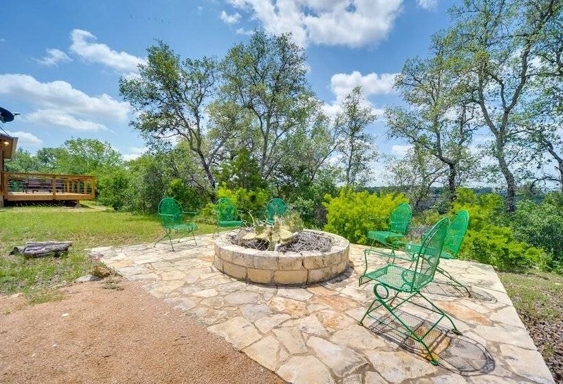 Rustic Elegant Cabin: Deck, Near Lake Travis!