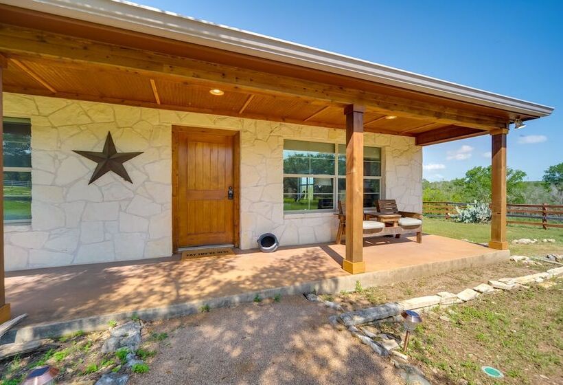 Rustic Elegant Cabin: Deck, Near Lake Travis!