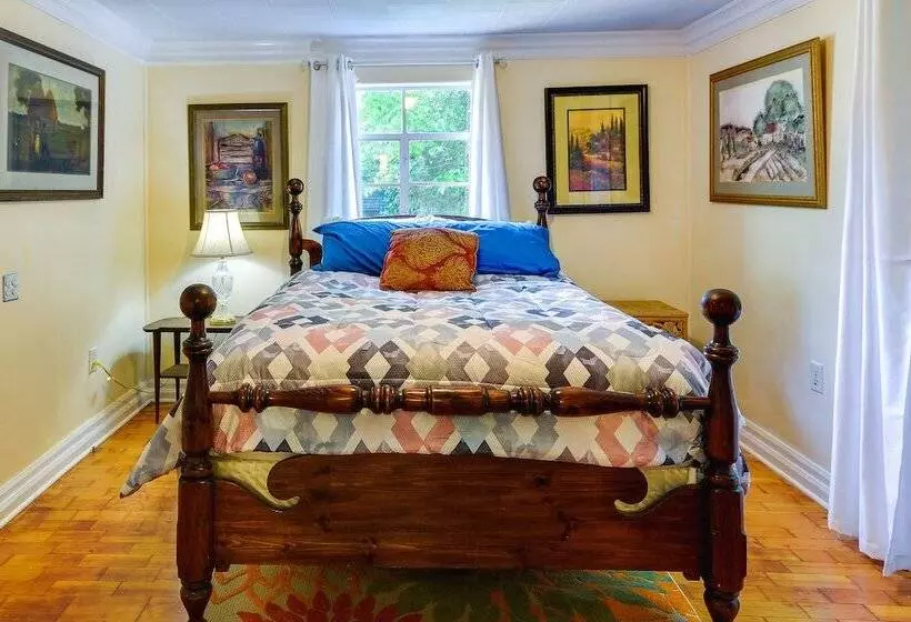 Salisbury Cottage ~ 7 Mi To High Rock Lake!