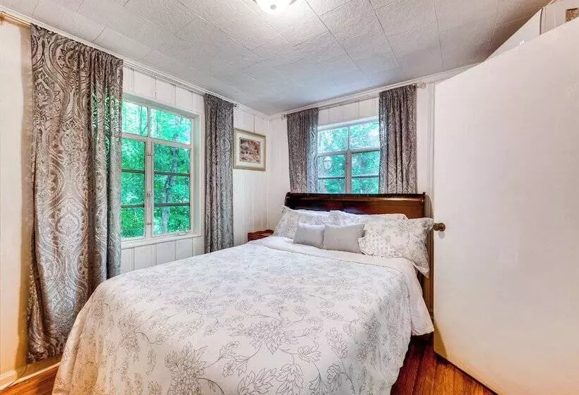 Salisbury Cottage ~ 7 Mi To High Rock Lake!