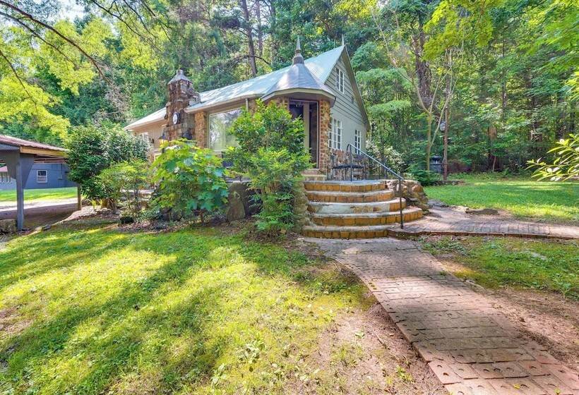 Salisbury Cottage ~ 7 Mi To High Rock Lake!