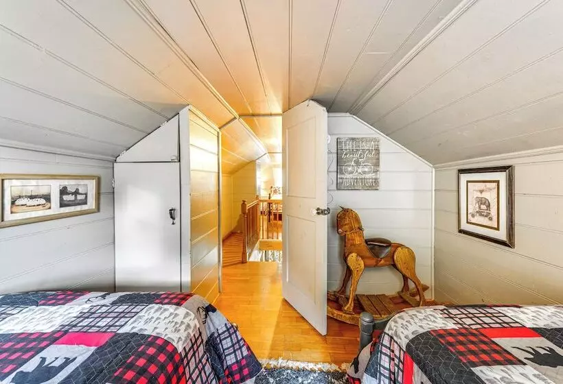 Salisbury Cottage ~ 7 Mi To High Rock Lake!