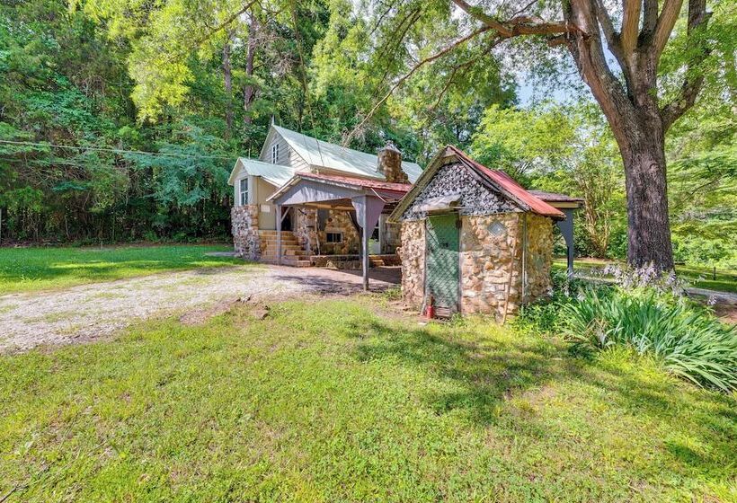 Salisbury Cottage ~ 7 Mi To High Rock Lake!