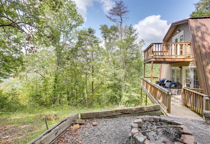 Secluded Jamestown Cabin W/ Fire Pit!
