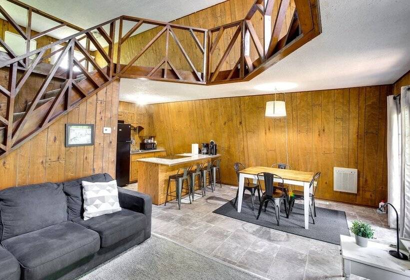 Secluded Jamestown Cabin W/ Fire Pit!