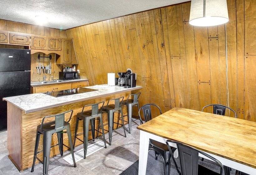 Secluded Jamestown Cabin W/ Fire Pit!