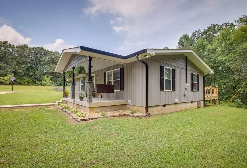 Serene Bryant Retreat W/ Private Hot Tub!