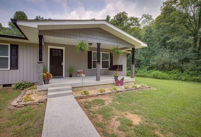 Serene Bryant Retreat W/ Private Hot Tub!