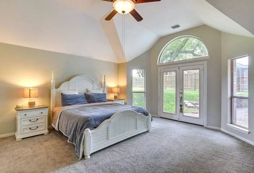 Spacious Flower Mound Home In Central Location!