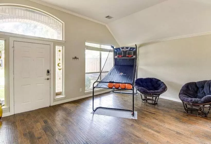 Spacious Flower Mound Home In Central Location!