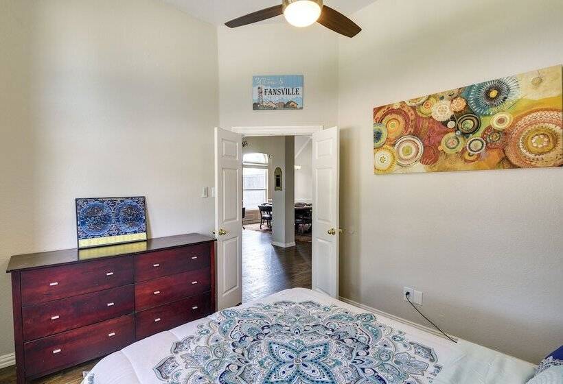 Spacious Flower Mound Home In Central Location!