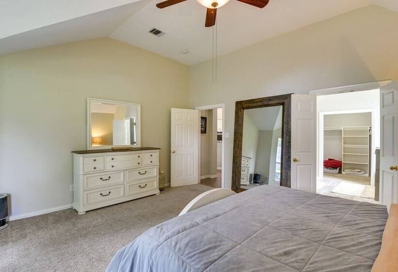 Spacious Flower Mound Home In Central Location!