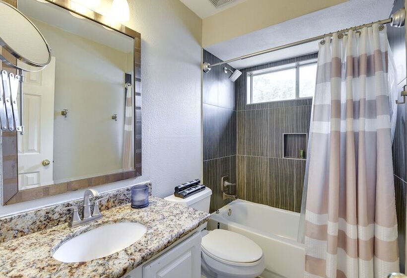 Spacious Flower Mound Home In Central Location!