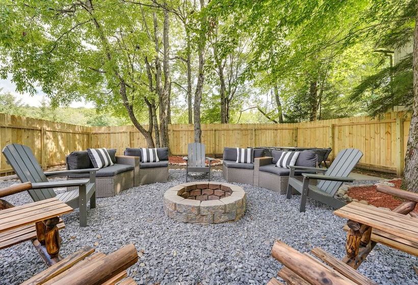 Spacious Old Forge Condo W/ Patio & Fire Pit!