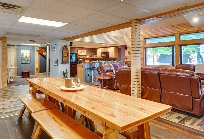 Spacious Old Forge Condo W/ Patio & Fire Pit!