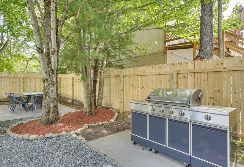 Spacious Old Forge Condo W/ Patio & Fire Pit!