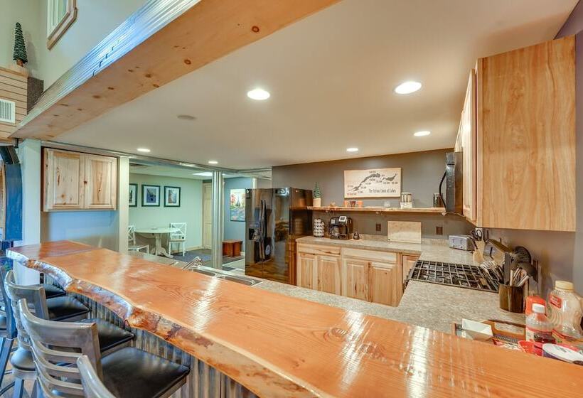 Spacious Old Forge Condo W/ Patio & Fire Pit!