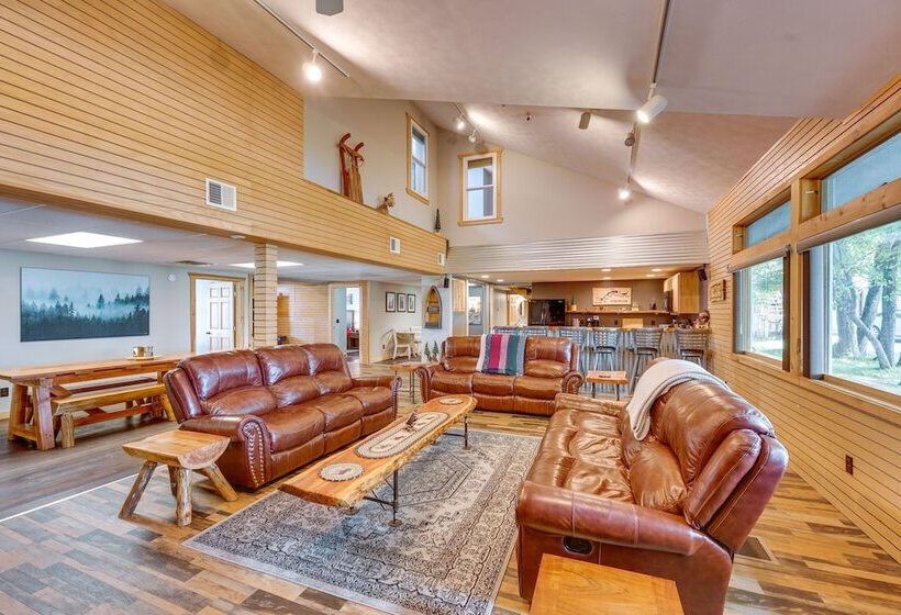 Spacious Old Forge Condo W/ Patio & Fire Pit!