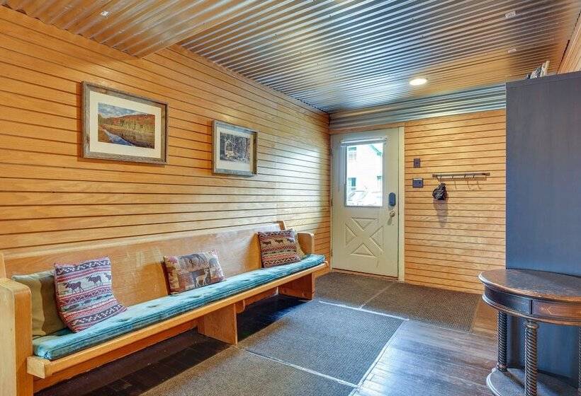 Spacious Old Forge Condo W/ Patio & Fire Pit!