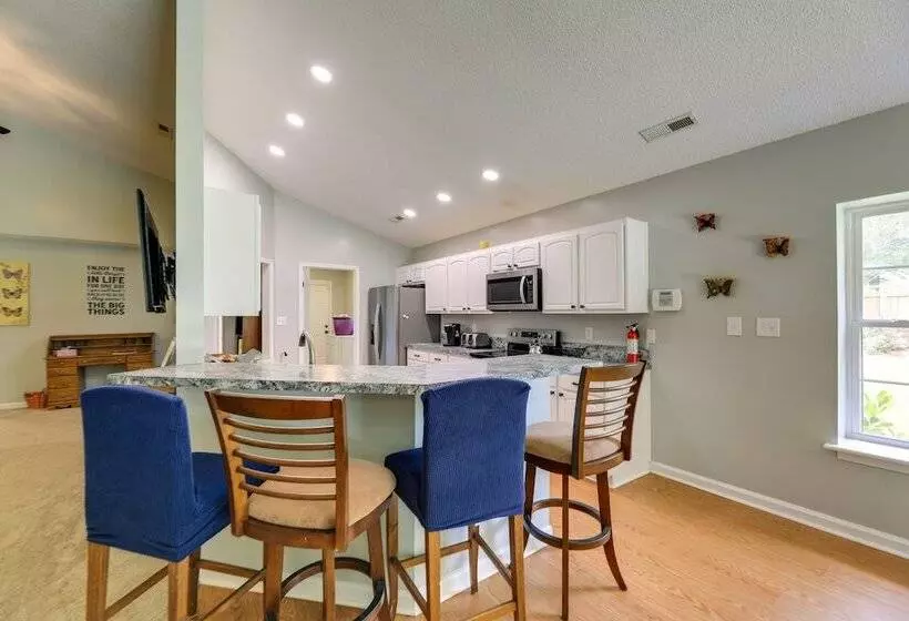 Swansboro Vacation Rental, 4 Mi To Hammocks Beach!