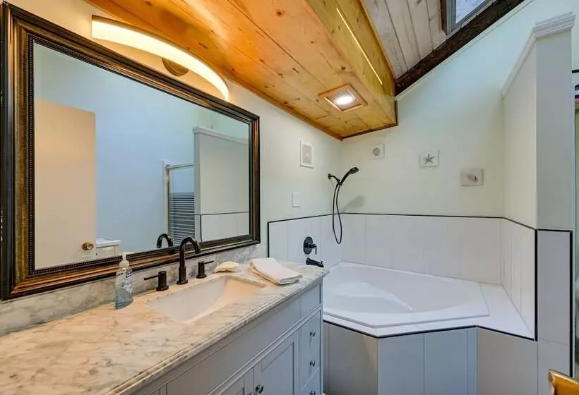 Private Beach At Waterfront Harstine Island Escape