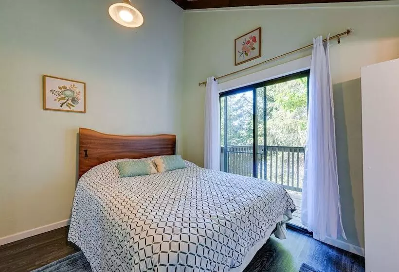 Private Beach At Waterfront Harstine Island Escape