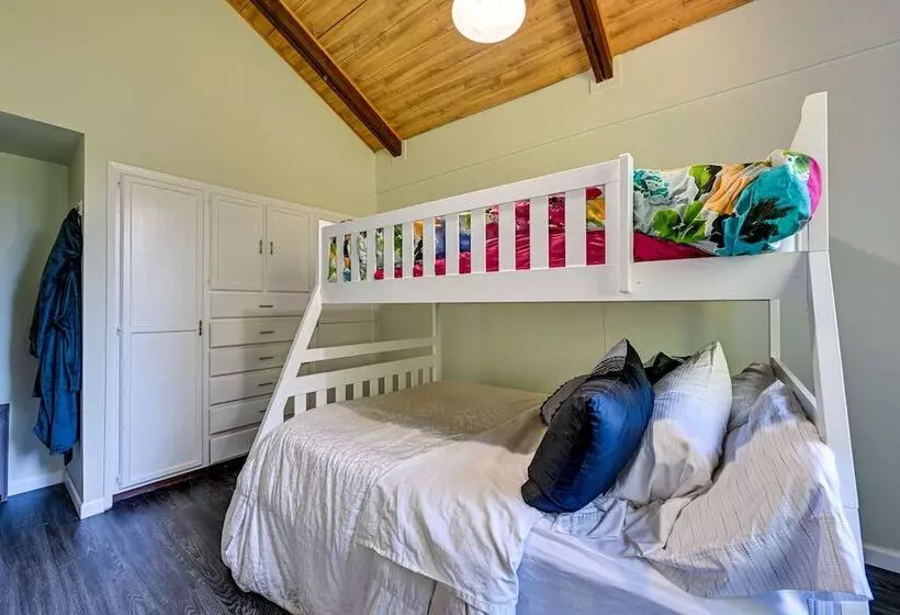 Private Beach At Waterfront Harstine Island Escape