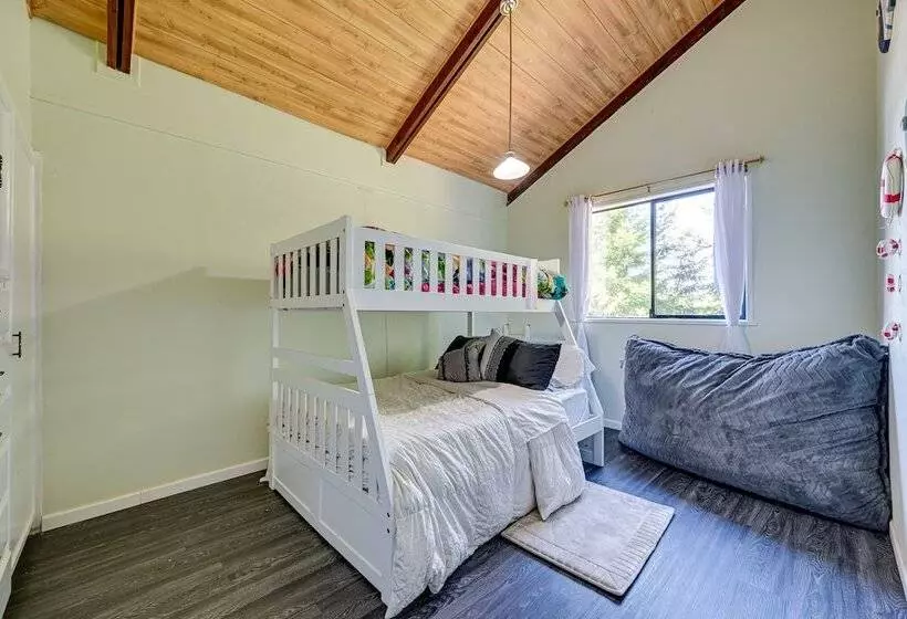 Private Beach At Waterfront Harstine Island Escape