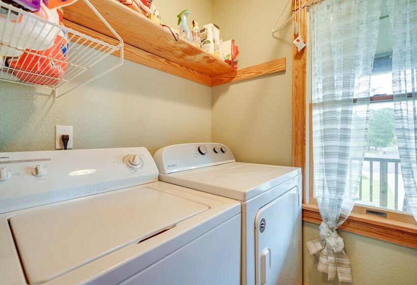 Waterfront Outer Banks Home W/ Beach Access