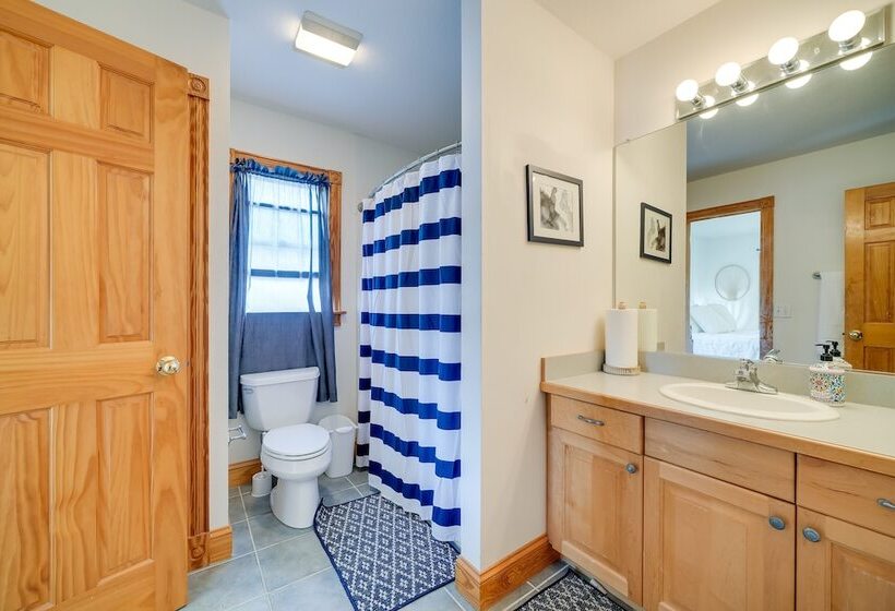 Waterfront Outer Banks Home W/ Beach Access