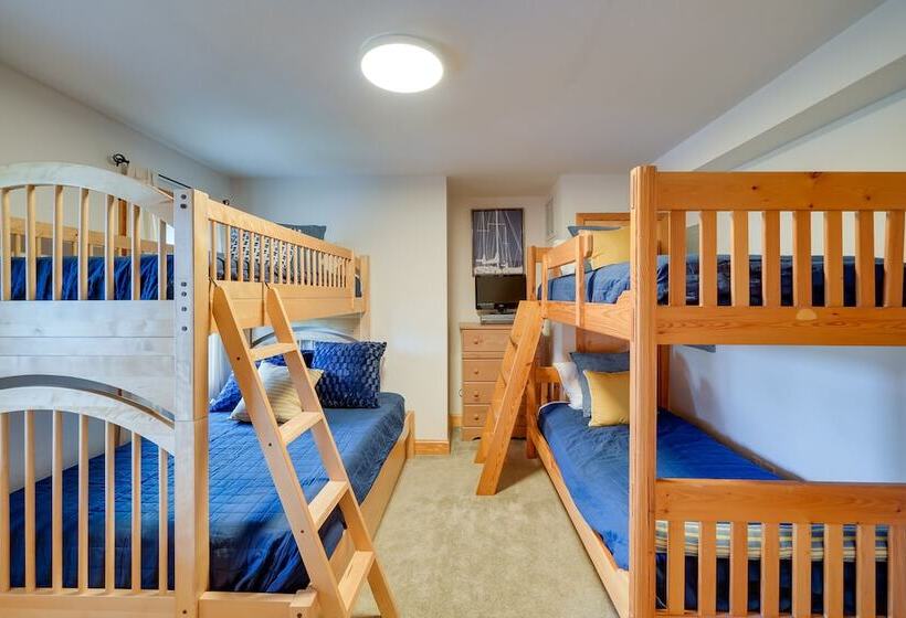 Waterfront Outer Banks Home W/ Beach Access