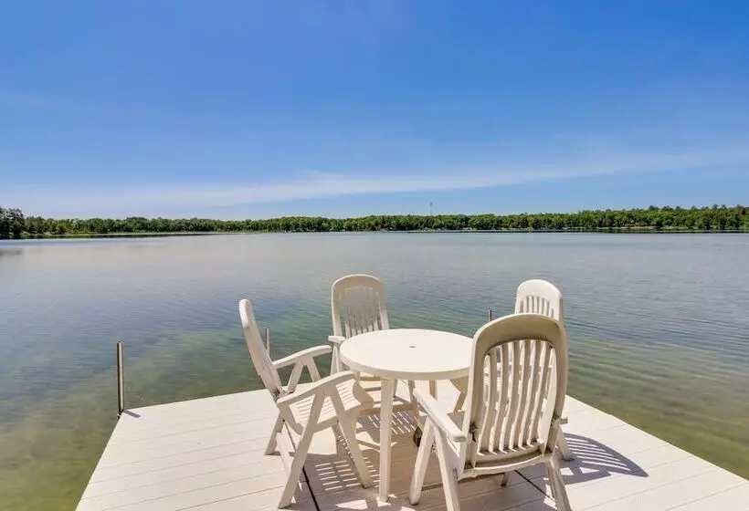Waterfront Pequot Lakes Cabin: Fire Pit + Views!