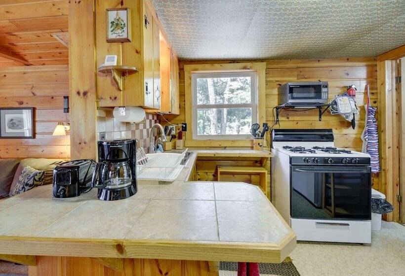 Waterfront Pequot Lakes Cabin: Fire Pit + Views!