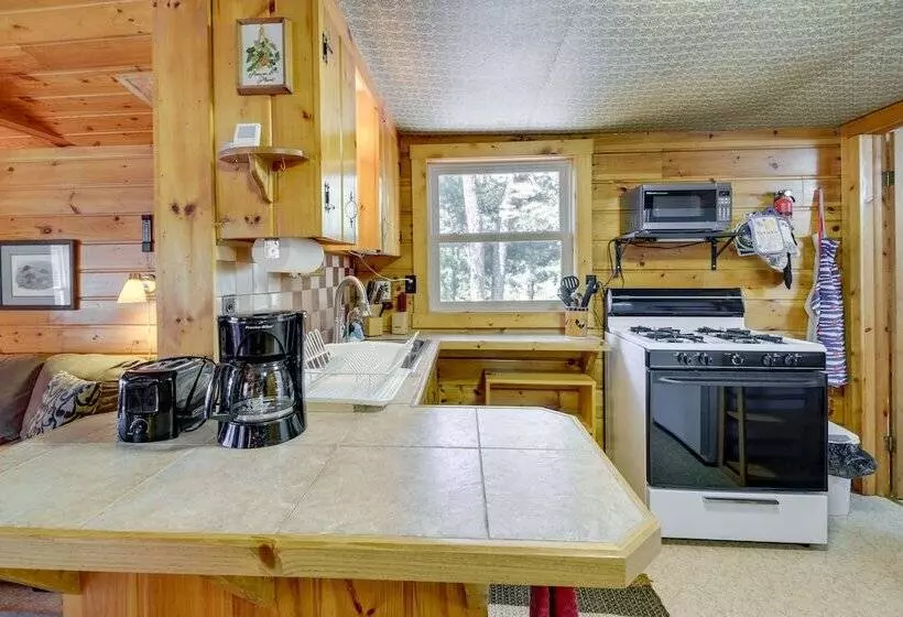 Waterfront Pequot Lakes Cabin: Fire Pit + Views!