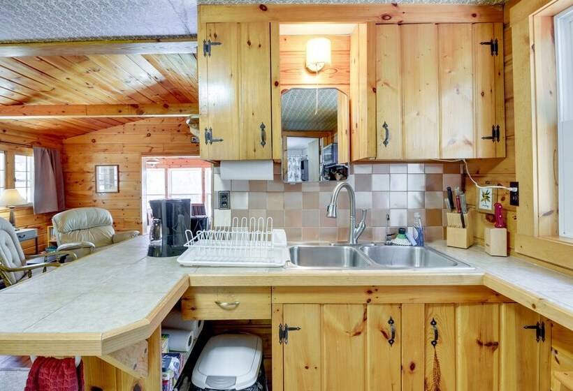 Waterfront Pequot Lakes Cabin: Fire Pit + Views!