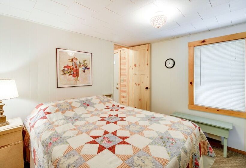 Waterfront Pequot Lakes Cabin: Fire Pit + Views!